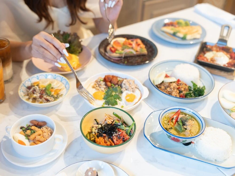 신돈 미드타운 호텔 방콕, 비그넷 컬렉션 바이 IHG 아침 식사